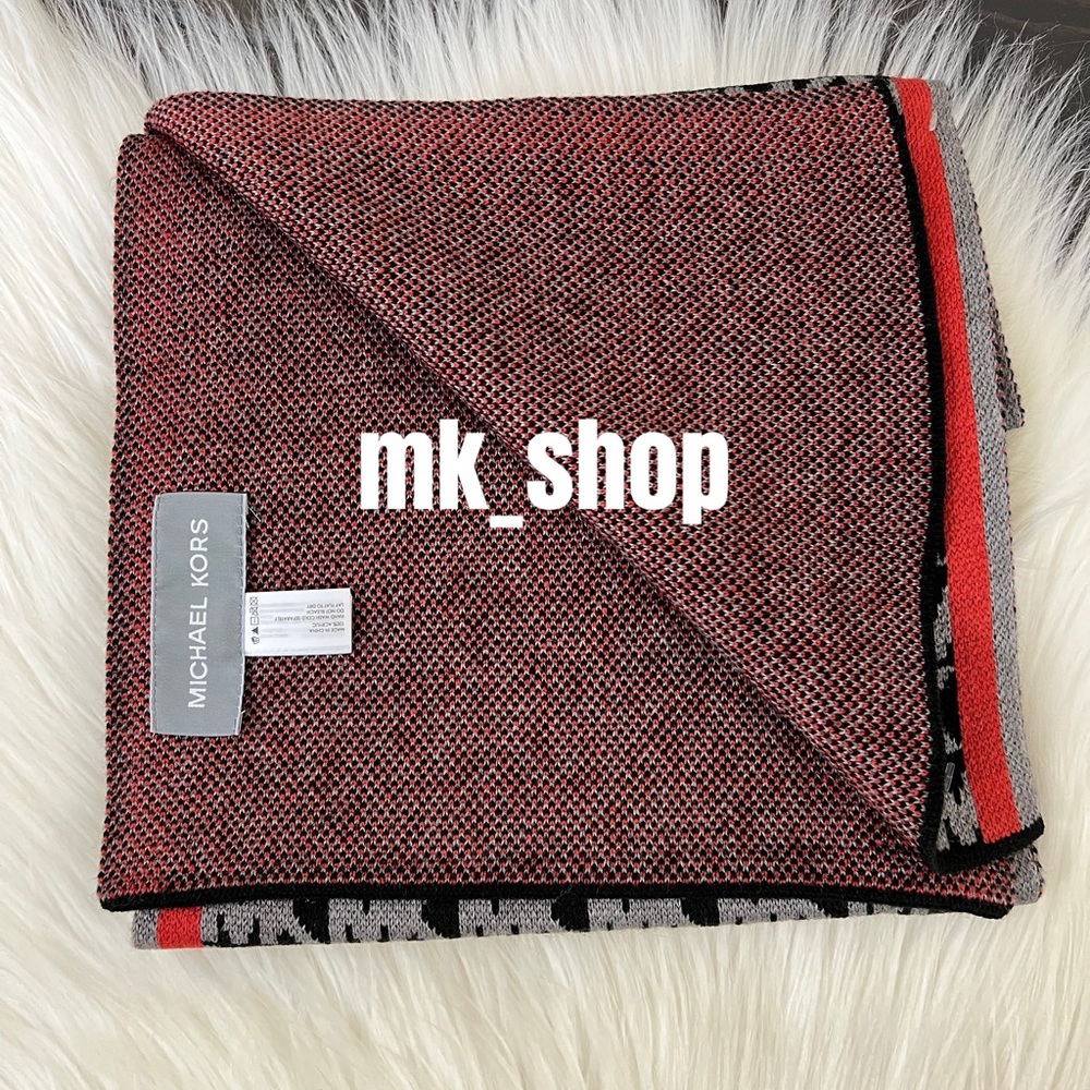 Michael Kors Men’s Hat & Scarf Set - Picture 8 of 11